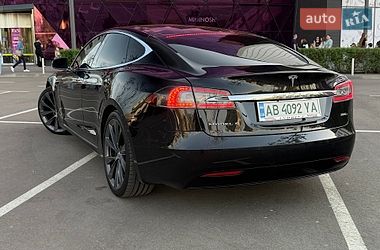 Лифтбек Tesla Model S 2018 в Киеве