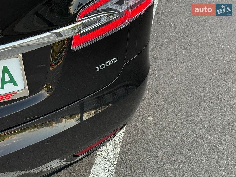 Лифтбек Tesla Model S 2018 в Киеве