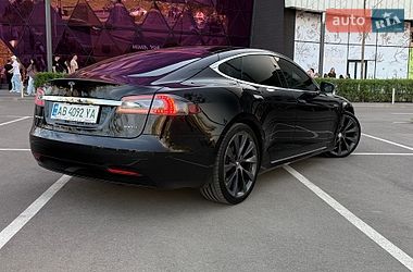 Лифтбек Tesla Model S 2018 в Киеве