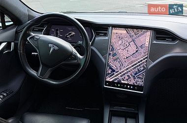 Лифтбек Tesla Model S 2018 в Киеве