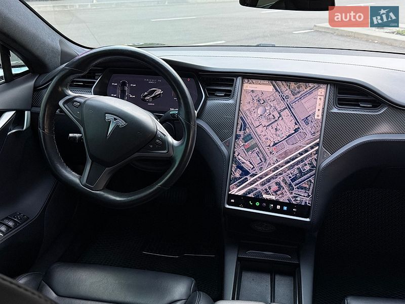 Лифтбек Tesla Model S 2018 в Киеве