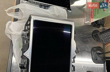 Ліфтбек Tesla Model S 2015 в Києві