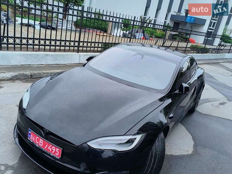 Лифтбек Tesla Model S 2021 в Львове