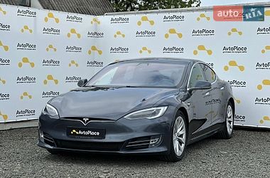 Лифтбек Tesla Model S 2017 в Луцке