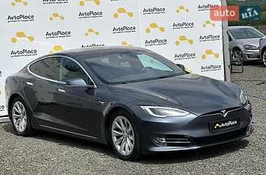 Ліфтбек Tesla Model S 2017 в Луцьку