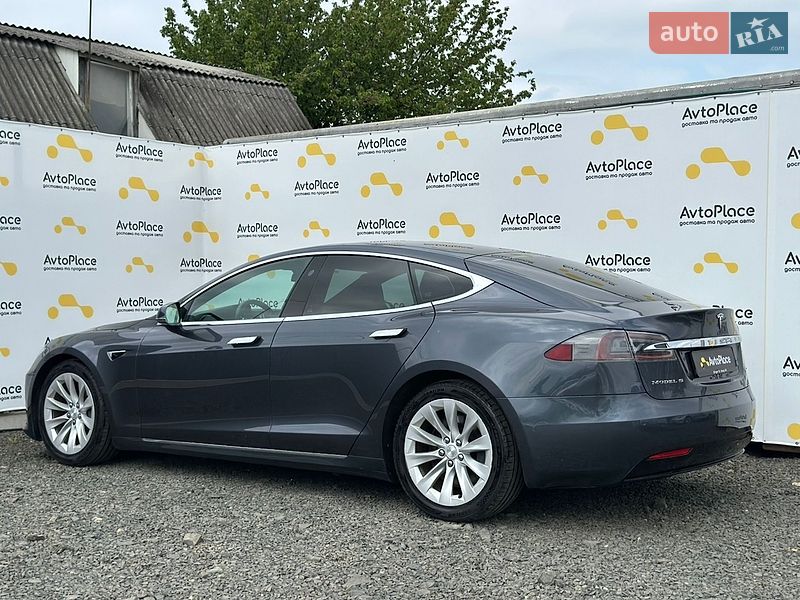 Ліфтбек Tesla Model S 2017 в Луцьку