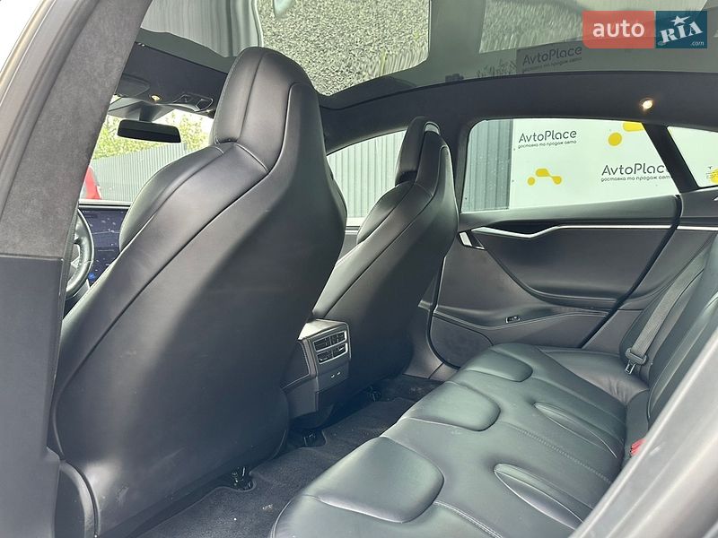 Ліфтбек Tesla Model S 2017 в Луцьку
