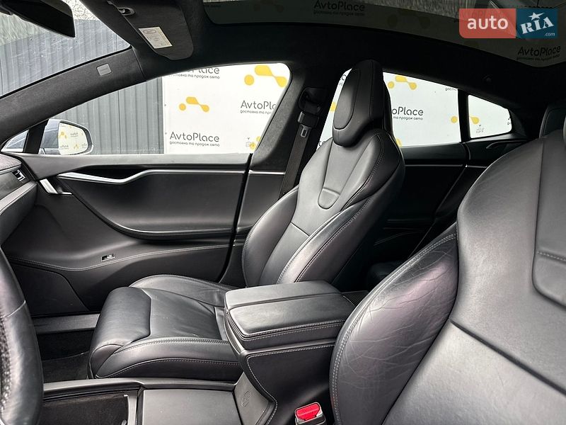 Ліфтбек Tesla Model S 2017 в Луцьку