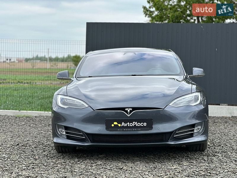 Ліфтбек Tesla Model S 2017 в Луцьку