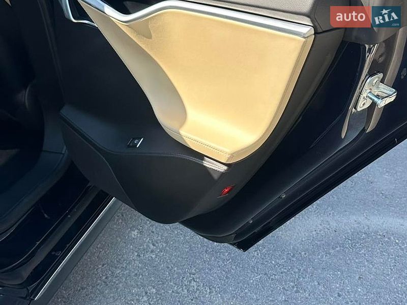 Лифтбек Tesla Model S 2013 в Броварах фото 33 Лифтбек Tesla Model S 2013 в Броварах