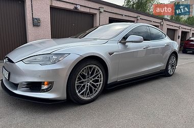 Лифтбек Tesla Model S 2014 в Софиевской Борщаговке