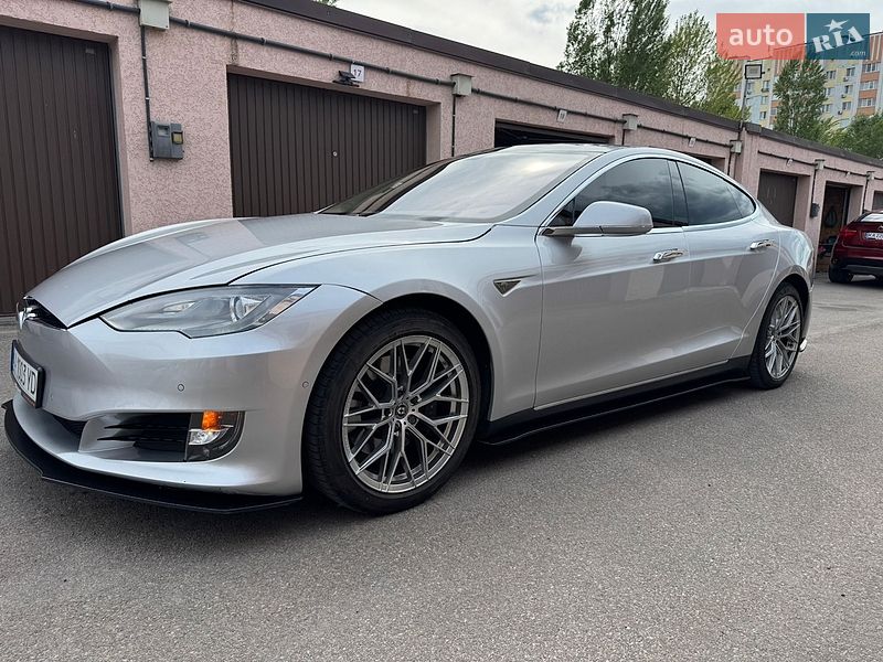 Лифтбек Tesla Model S 2014 в Софиевской Борщаговке