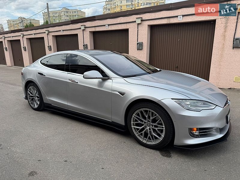 Лифтбек Tesla Model S 2014 в Софиевской Борщаговке
