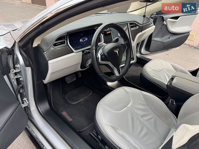 Лифтбек Tesla Model S 2014 в Софиевской Борщаговке