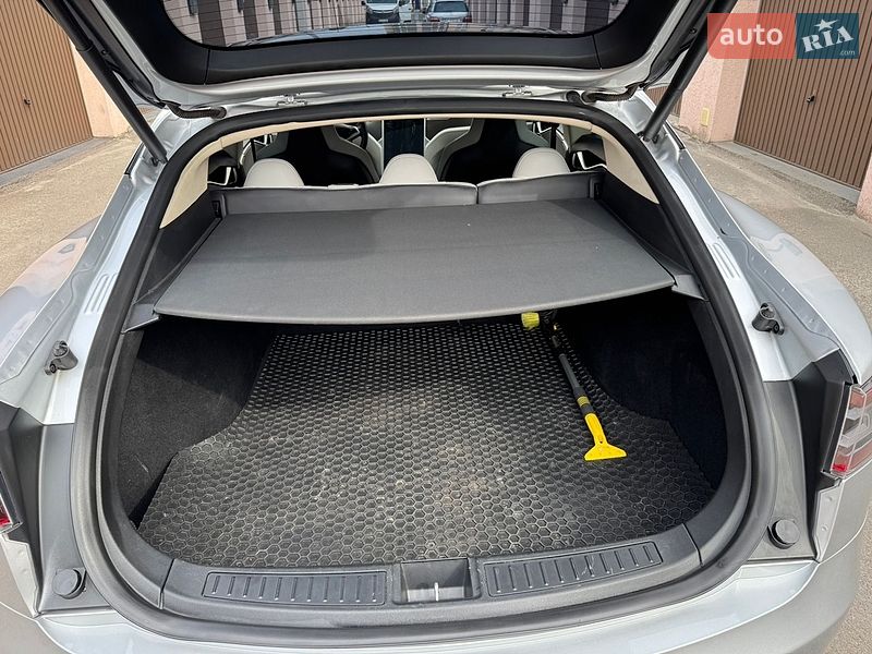 Лифтбек Tesla Model S 2014 в Софиевской Борщаговке