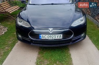 Ліфтбек Tesla Model S 2013 в Нововолинську