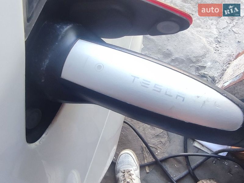 Лифтбек Tesla Model S 2014 в Житомире