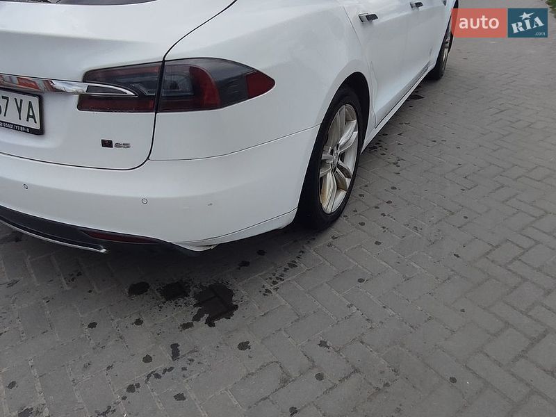 Лифтбек Tesla Model S 2014 в Житомире