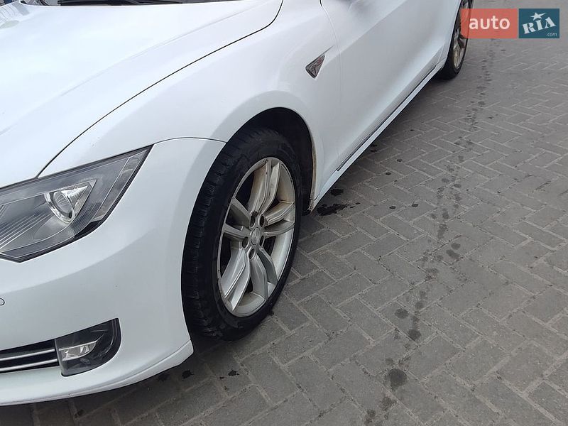 Лифтбек Tesla Model S 2014 в Житомире