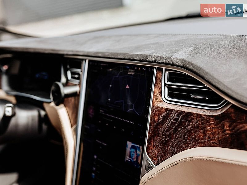 Лифтбек Tesla Model S 2017 в Днепре фото 17 Лифтбек Tesla Model S 2017 в Днепре