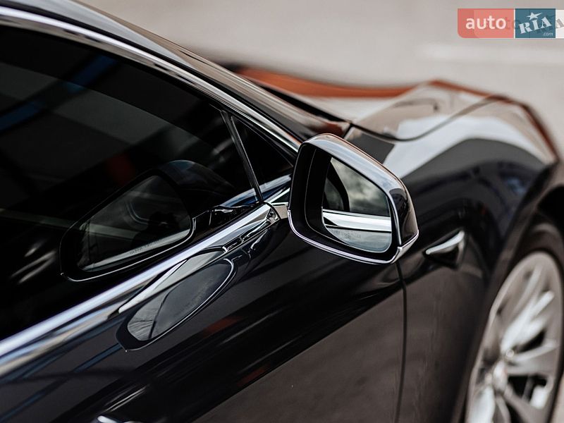 Лифтбек Tesla Model S 2017 в Днепре фото 24 Лифтбек Tesla Model S 2017 в Днепре