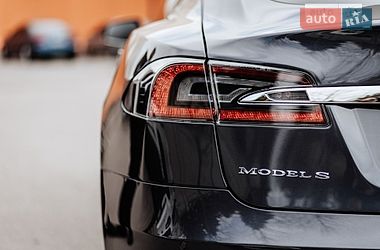 Лифтбек Tesla Model S 2017 в Днепре фото 25 Лифтбек Tesla Model S 2017 в Днепре