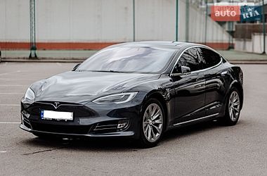 Ліфтбек Tesla Model S 2017 в Дніпрі
