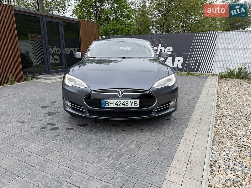 Лифтбек Tesla Model S 2013 в Ивано-Франковске