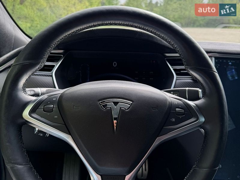 Лифтбек Tesla Model S 2015 в Днепре