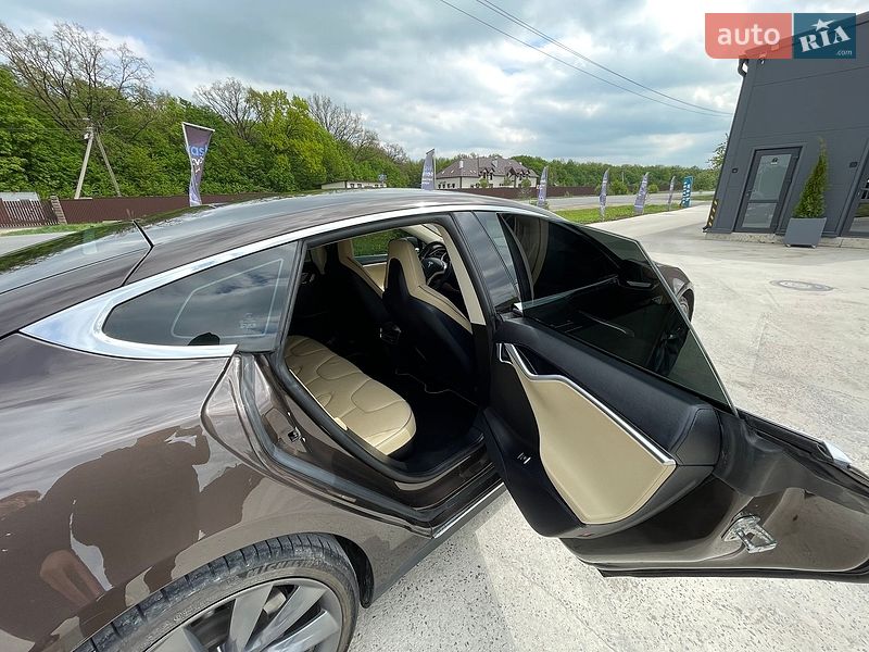 Ліфтбек Tesla Model S 2013 в Чорткові