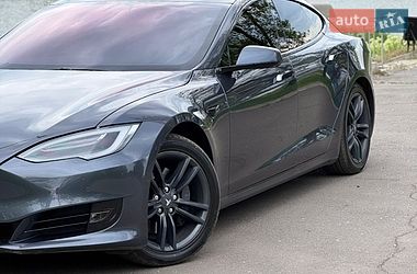 Лифтбек Tesla Model S 2018 в Кривом Роге