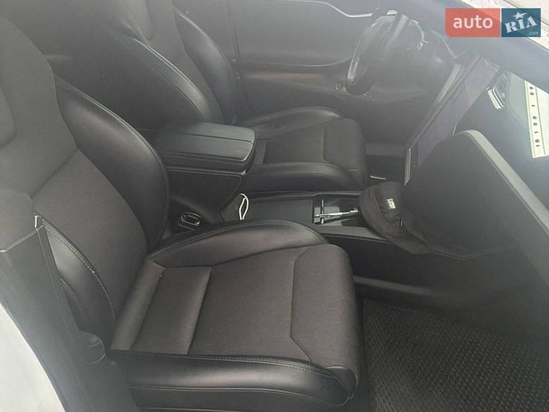 Ліфтбек Tesla Model S 2018 в Миколаєві