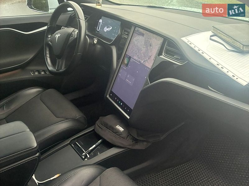 Лифтбек Tesla Model S 2018 в Николаеве
