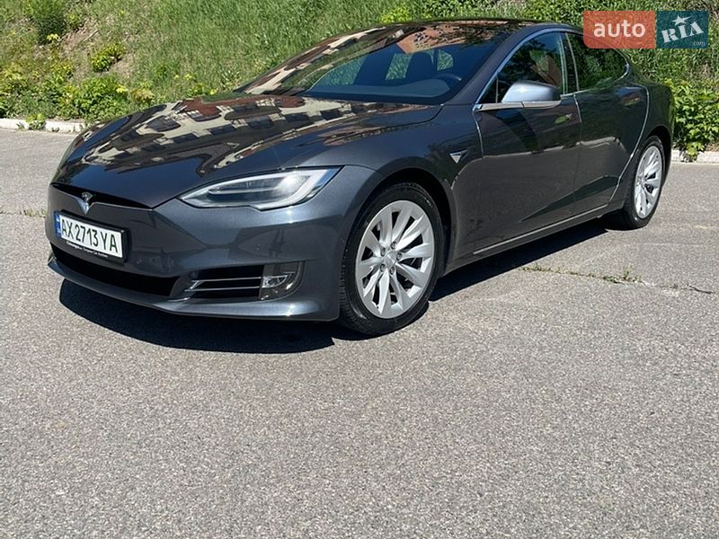 Tesla Model S 2018