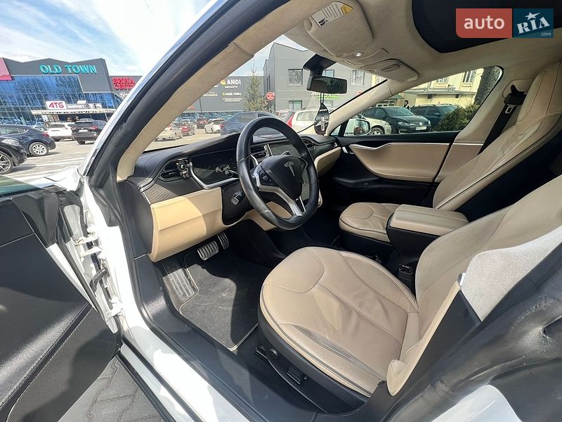 Ліфтбек Tesla Model S 2012 в Вінниці