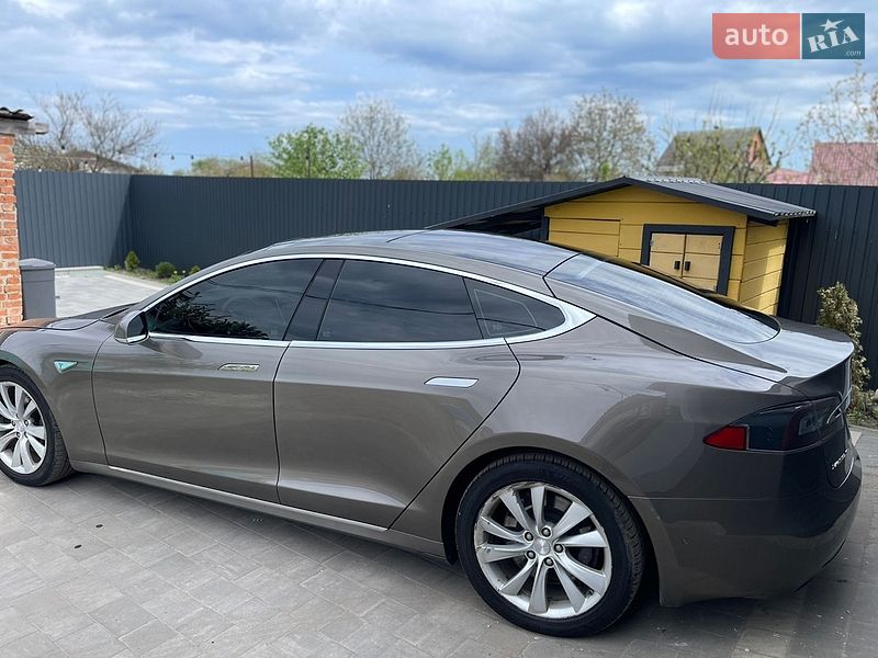Лифтбек Tesla Model S 2016 в Полтаве фото 15 Лифтбек Tesla Model S 2016 в Полтаве
