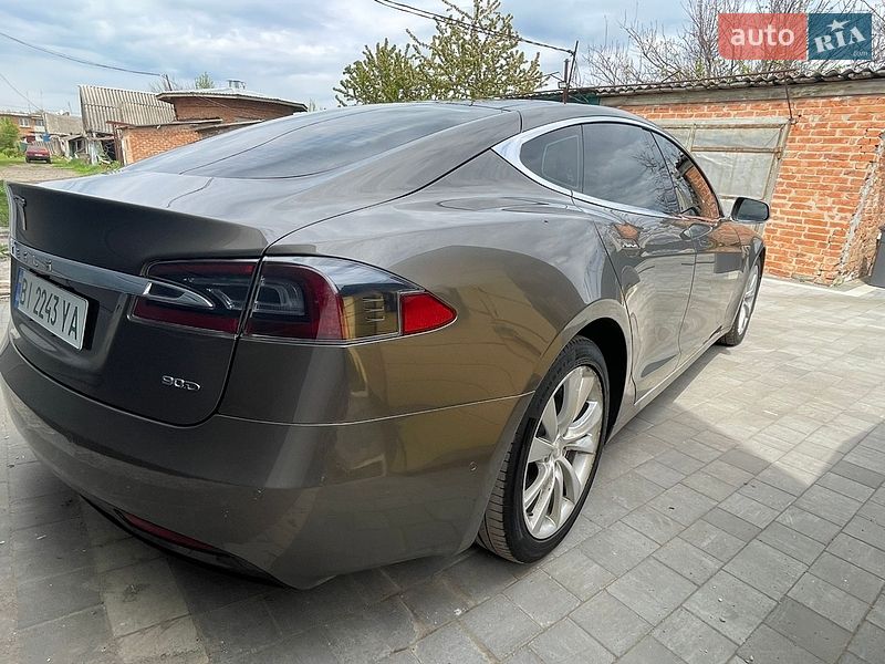 Лифтбек Tesla Model S 2016 в Полтаве фото 19 Лифтбек Tesla Model S 2016 в Полтаве