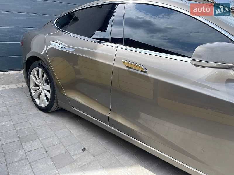 Лифтбек Tesla Model S 2016 в Полтаве фото 23 Лифтбек Tesla Model S 2016 в Полтаве