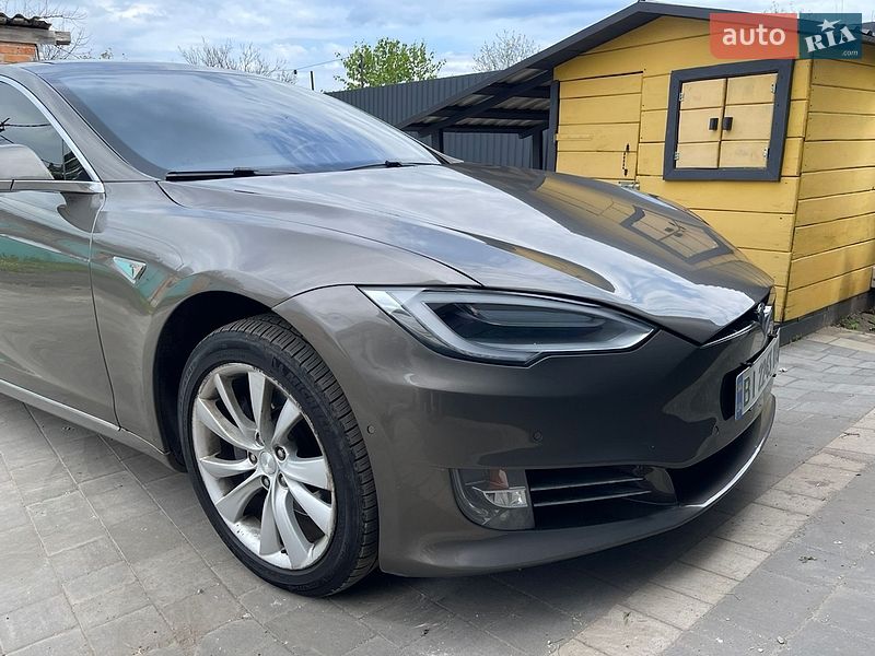 Лифтбек Tesla Model S 2016 в Полтаве фото 28 Лифтбек Tesla Model S 2016 в Полтаве