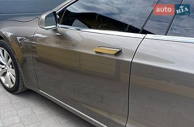 Лифтбек Tesla Model S 2016 в Полтаве фото 45 Лифтбек Tesla Model S 2016 в Полтаве