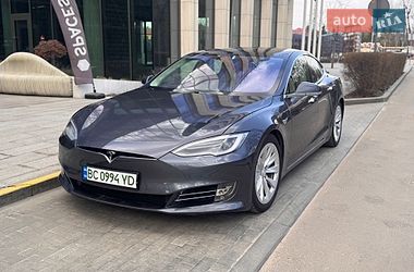 Ліфтбек Tesla Model S 2017 в Львові