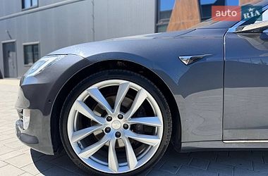 Лифтбек Tesla Model S 2019 в Луцке