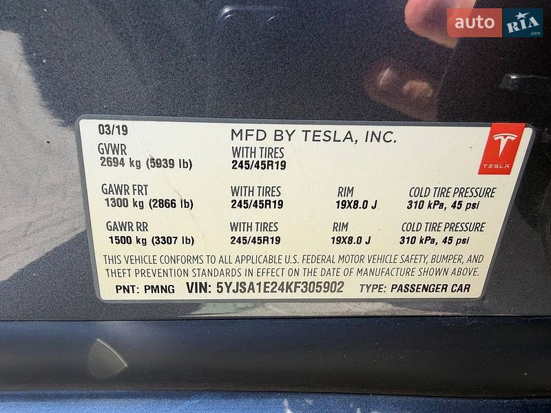 Лифтбек Tesla Model S 2019 в Луцке