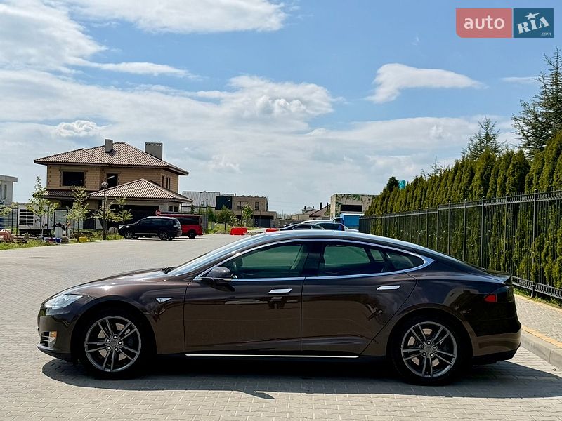 Ліфтбек Tesla Model S 2013 в Одесі фото 12 Ліфтбек Tesla Model S 2013 в Одесі