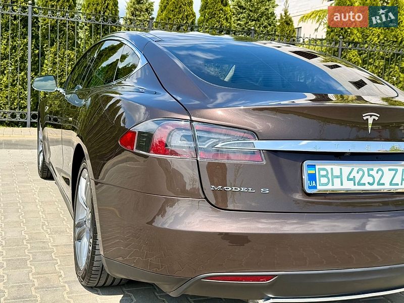 Ліфтбек Tesla Model S 2013 в Одесі фото 22 Ліфтбек Tesla Model S 2013 в Одесі