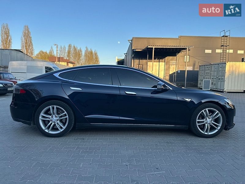 Лифтбек Tesla Model S 2014 в Хмельницком