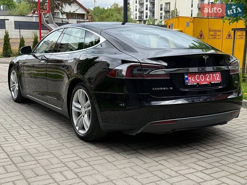 Ліфтбек Tesla Model S 2015 в Львові фото 9 Ліфтбек Tesla Model S 2015 в Львові