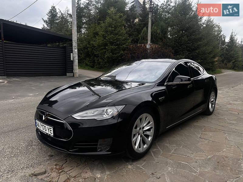 Ліфтбек Tesla Model S 2015 в Києві