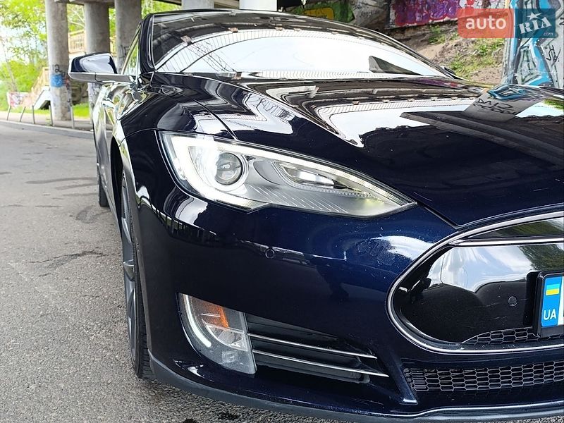 Ліфтбек Tesla Model S 2014 в Одесі