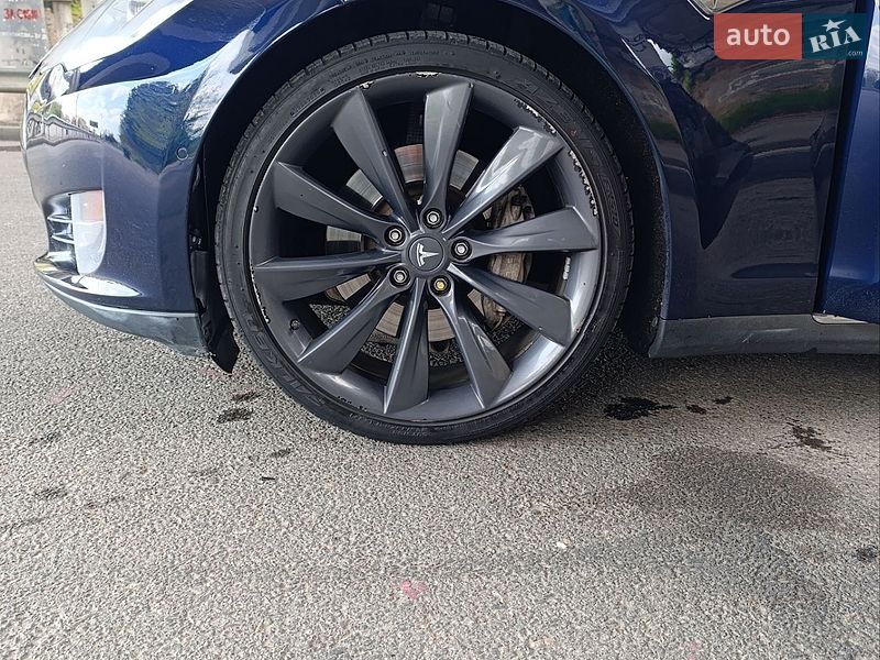 Ліфтбек Tesla Model S 2014 в Одесі